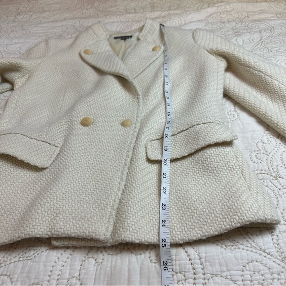 Vince cream herringbone textured blazer (size 10) - Picture 5 of 9